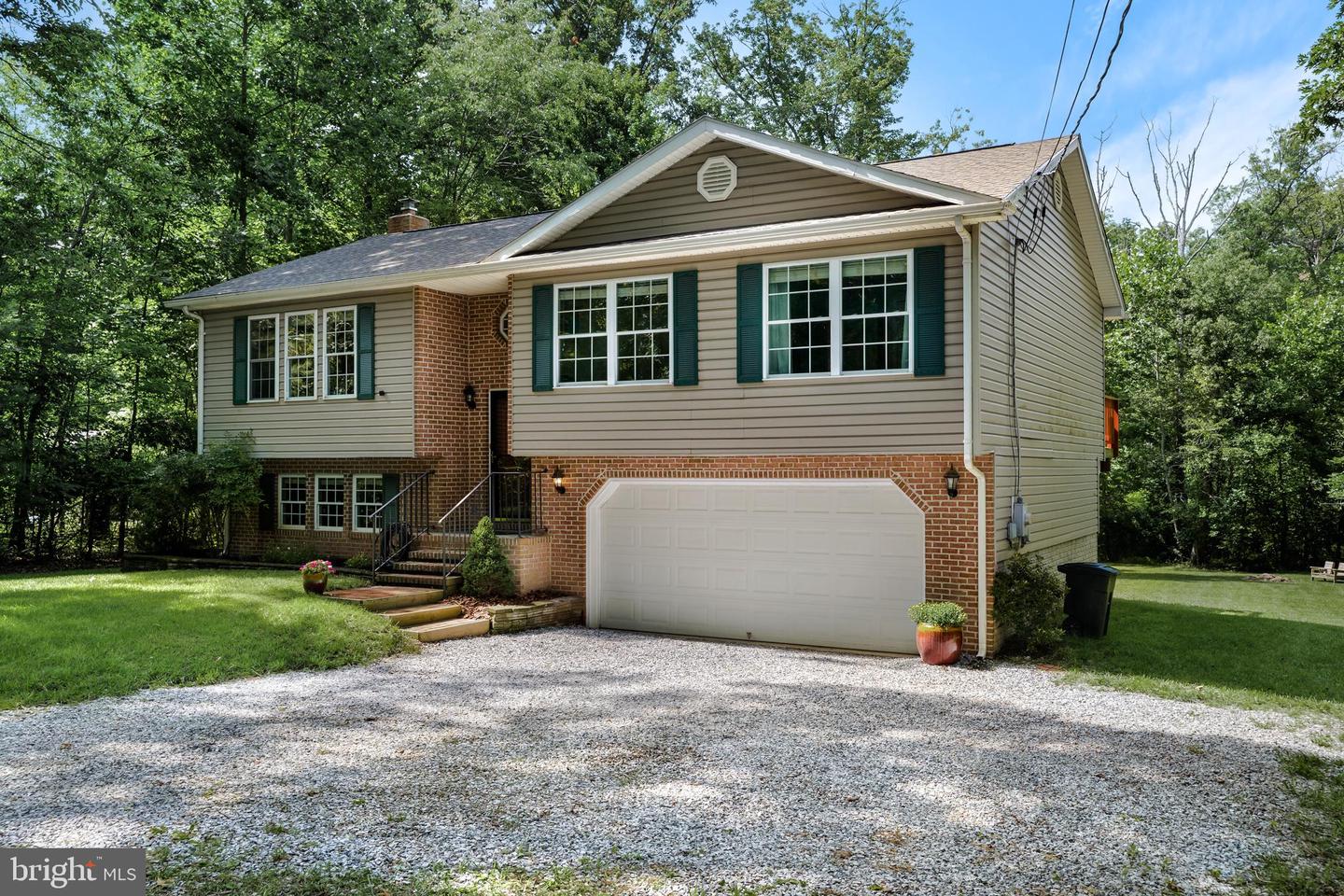 471 BLUE BIRD LANE