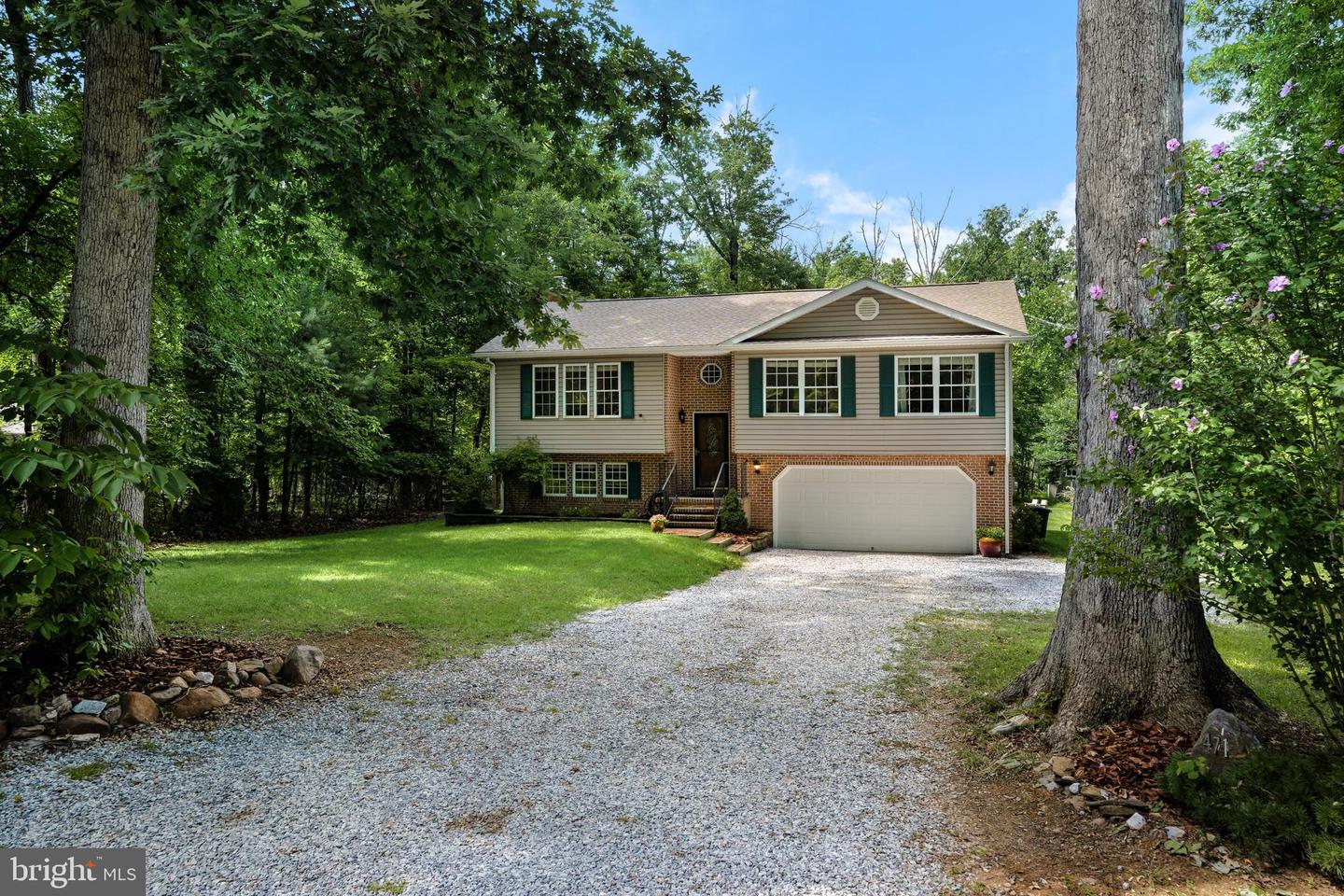 471 BLUE BIRD LANE
