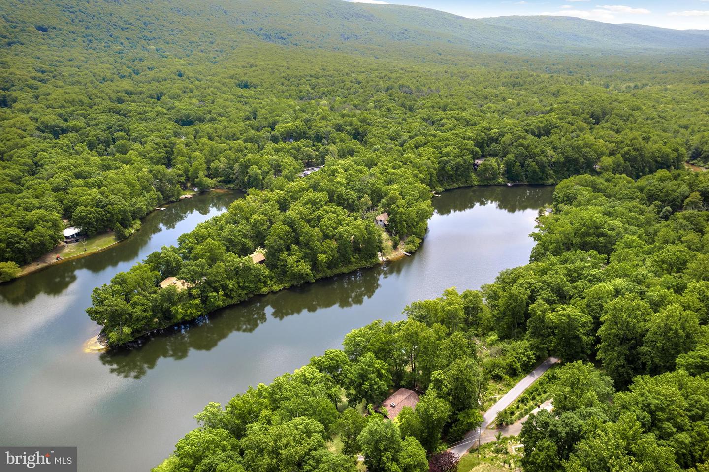 87 LAKESIDE DRIVE