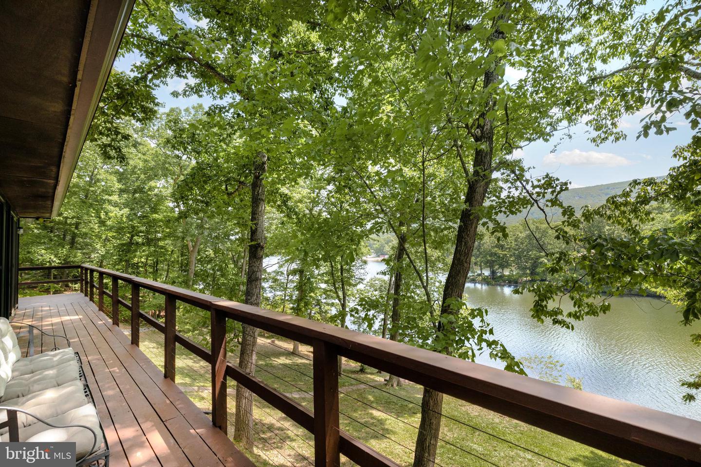 87 LAKESIDE DRIVE