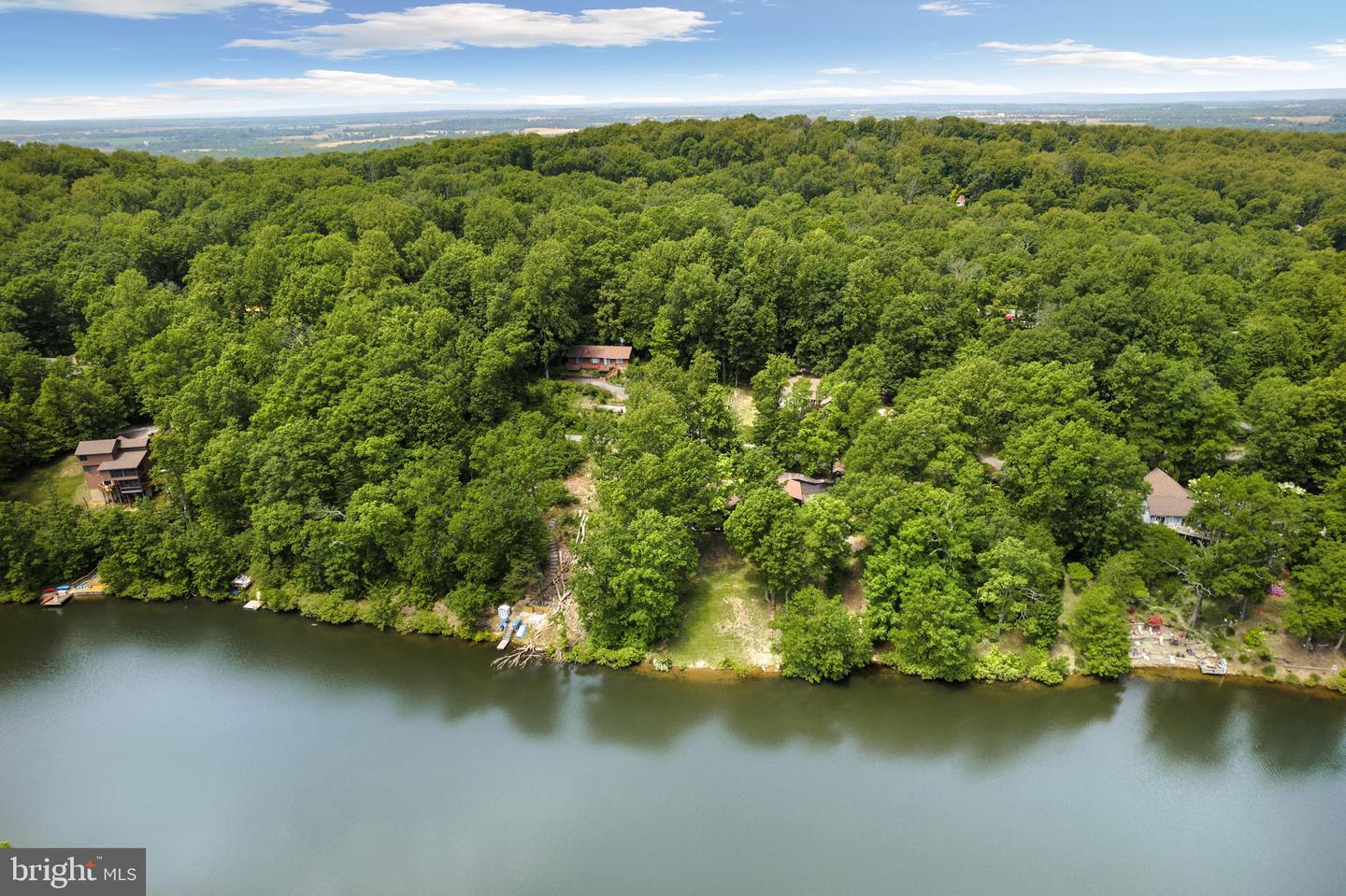 87 LAKESIDE DRIVE