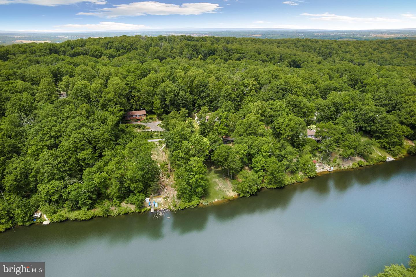 87 LAKESIDE DRIVE