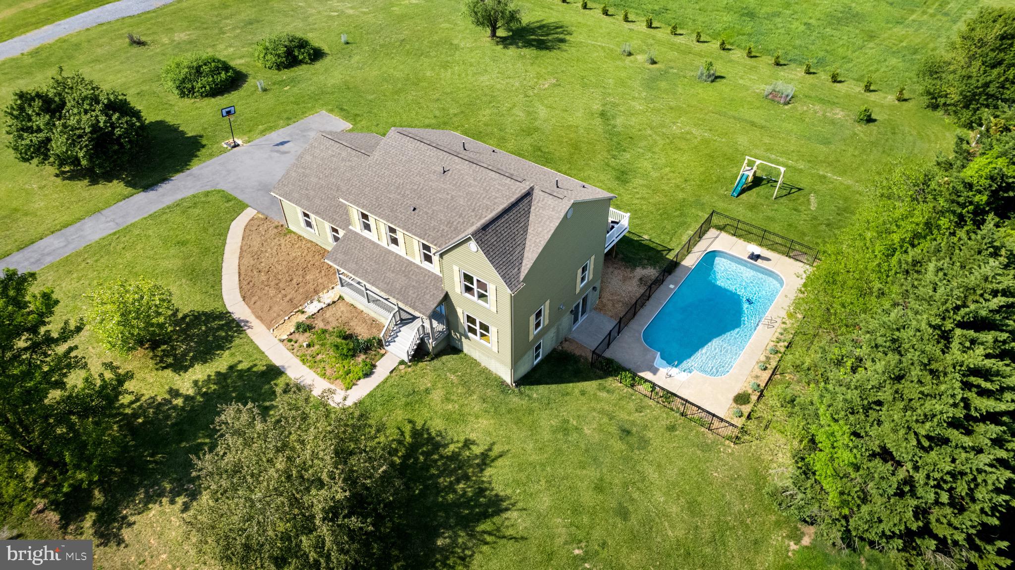 78 Fairview Dr