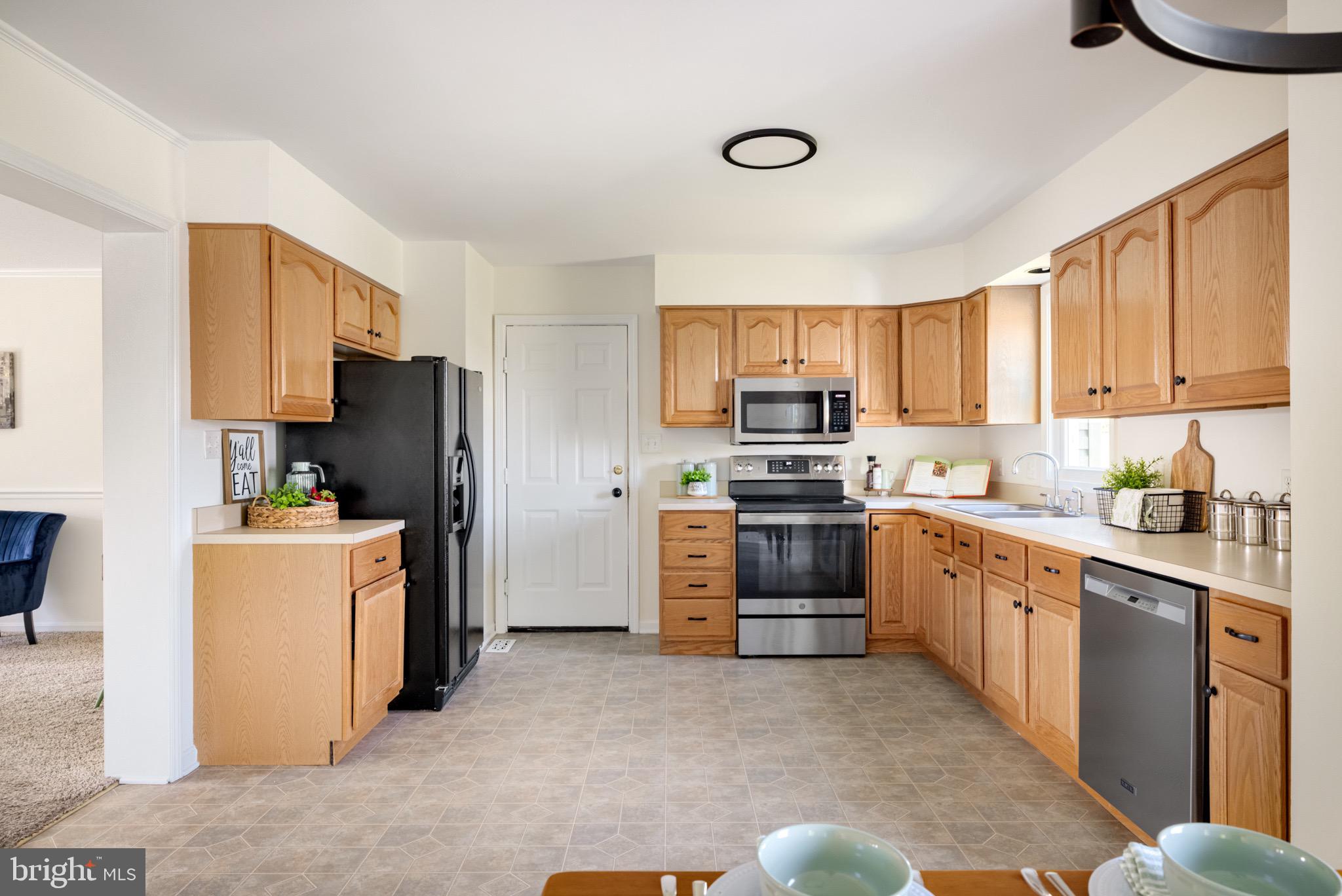 78 Fairview Dr