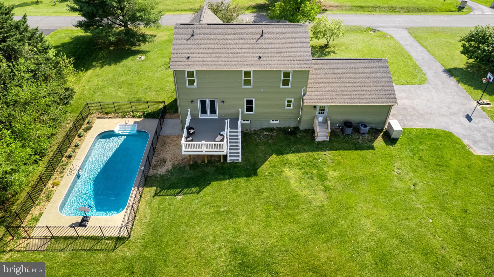 78 Fairview Dr