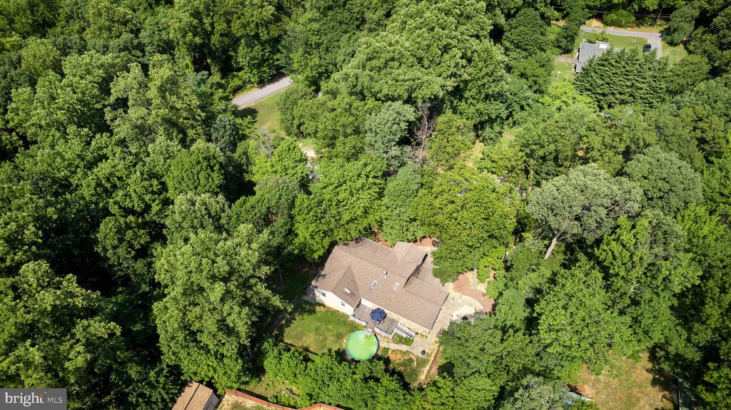 1198 Johnnycake Ln