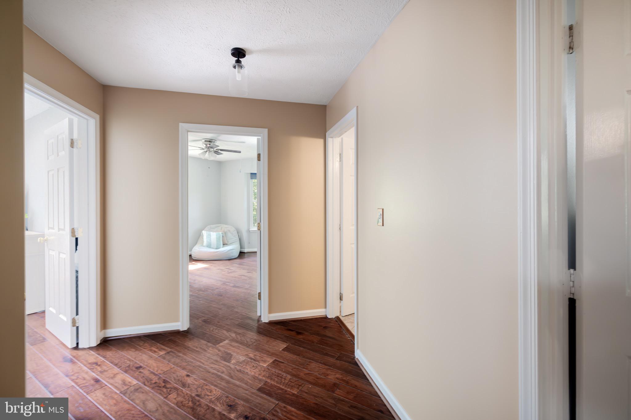 1198 Johnnycake Ln