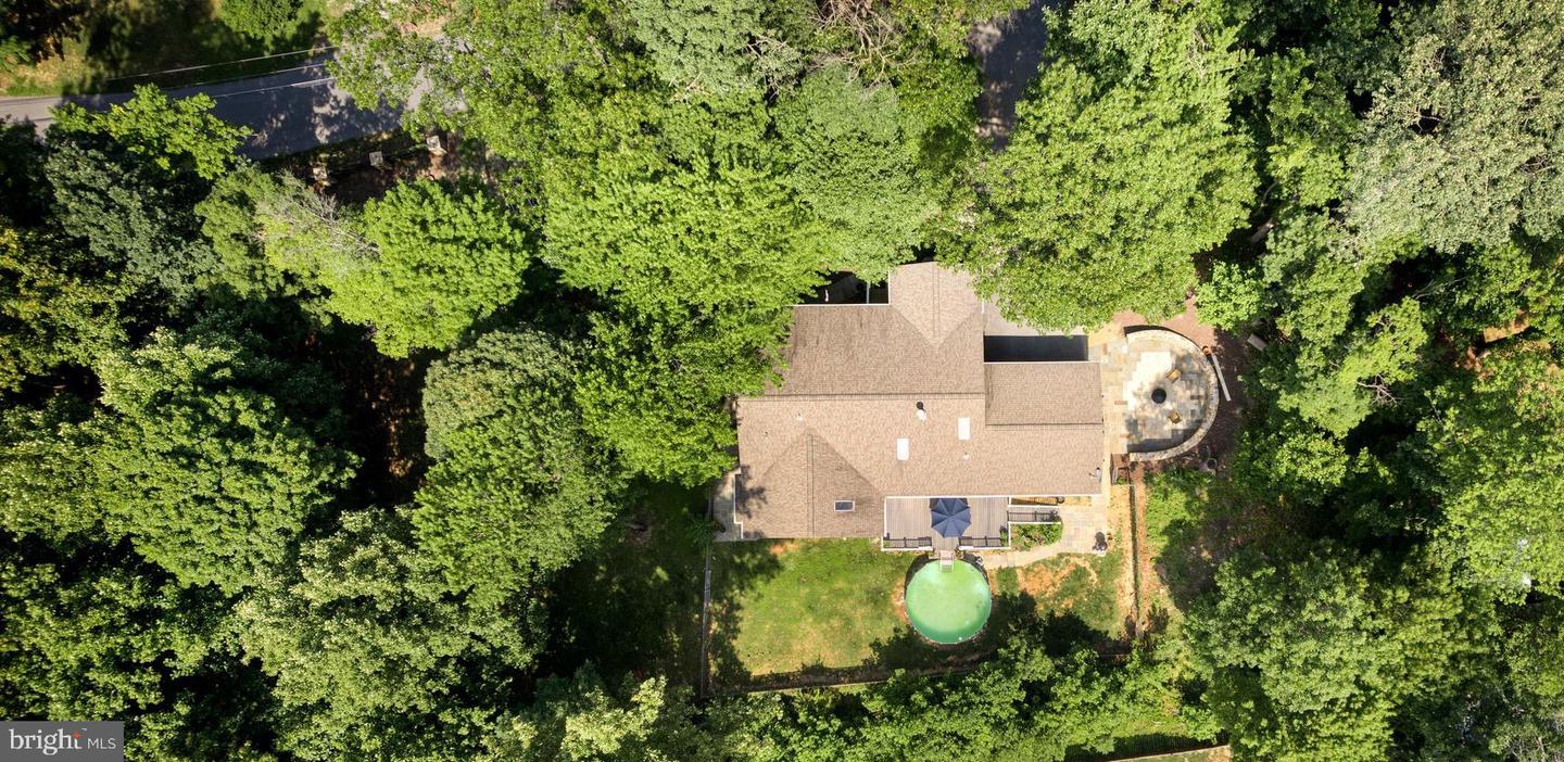 1198 Johnnycake Ln
