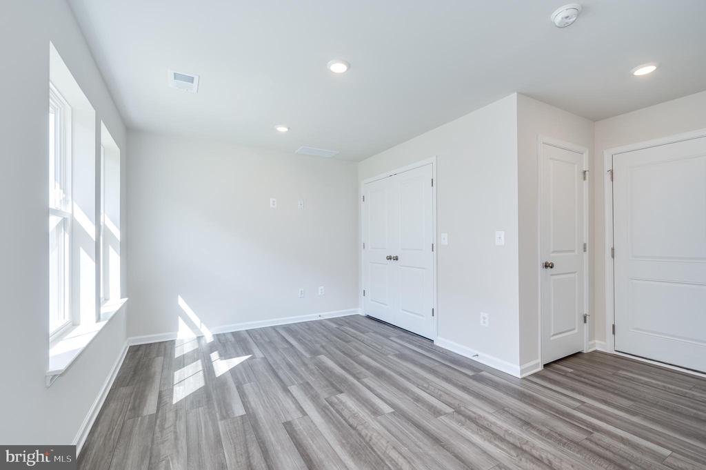 48 BROOKFIELD MEWS