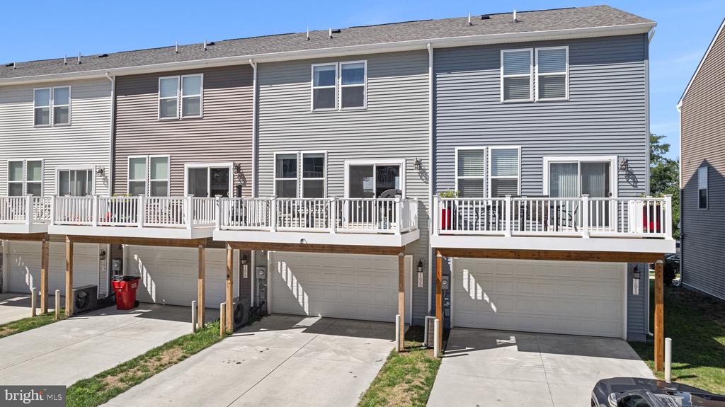 195 PRESIDENTS POINTE AVE