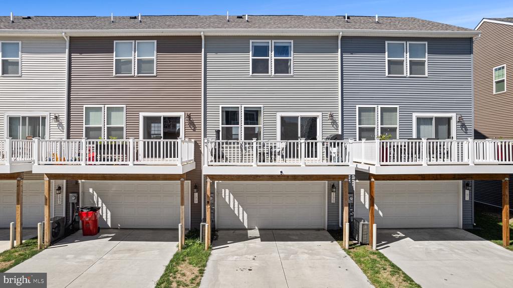 195 PRESIDENTS POINTE AVE