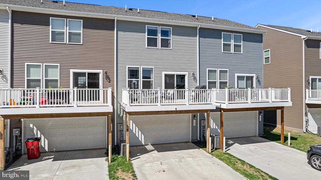 195 PRESIDENTS POINTE AVE