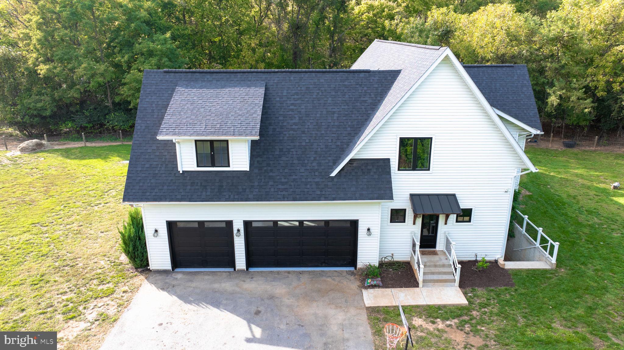 7677 Middleway Pike