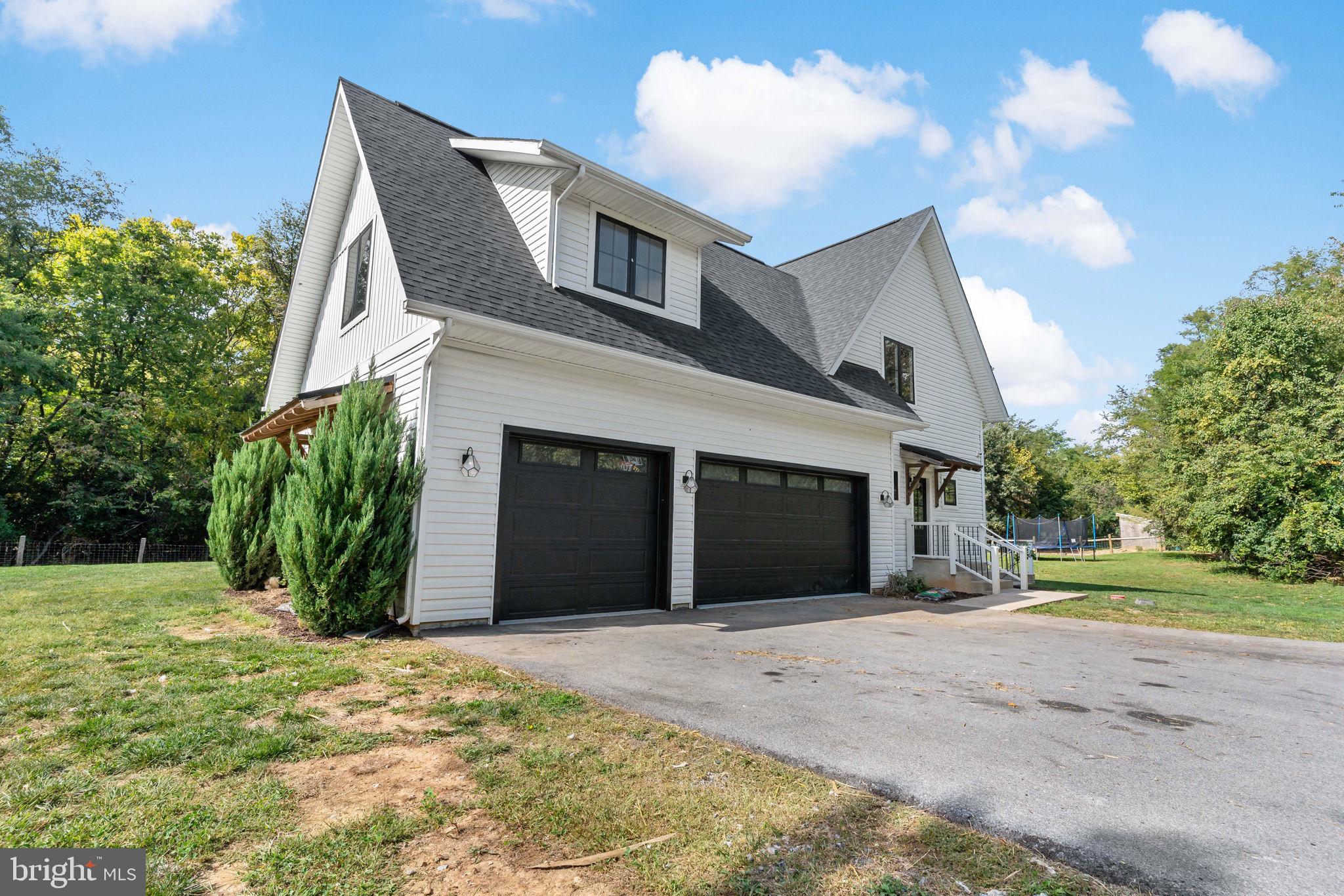7677 Middleway Pike