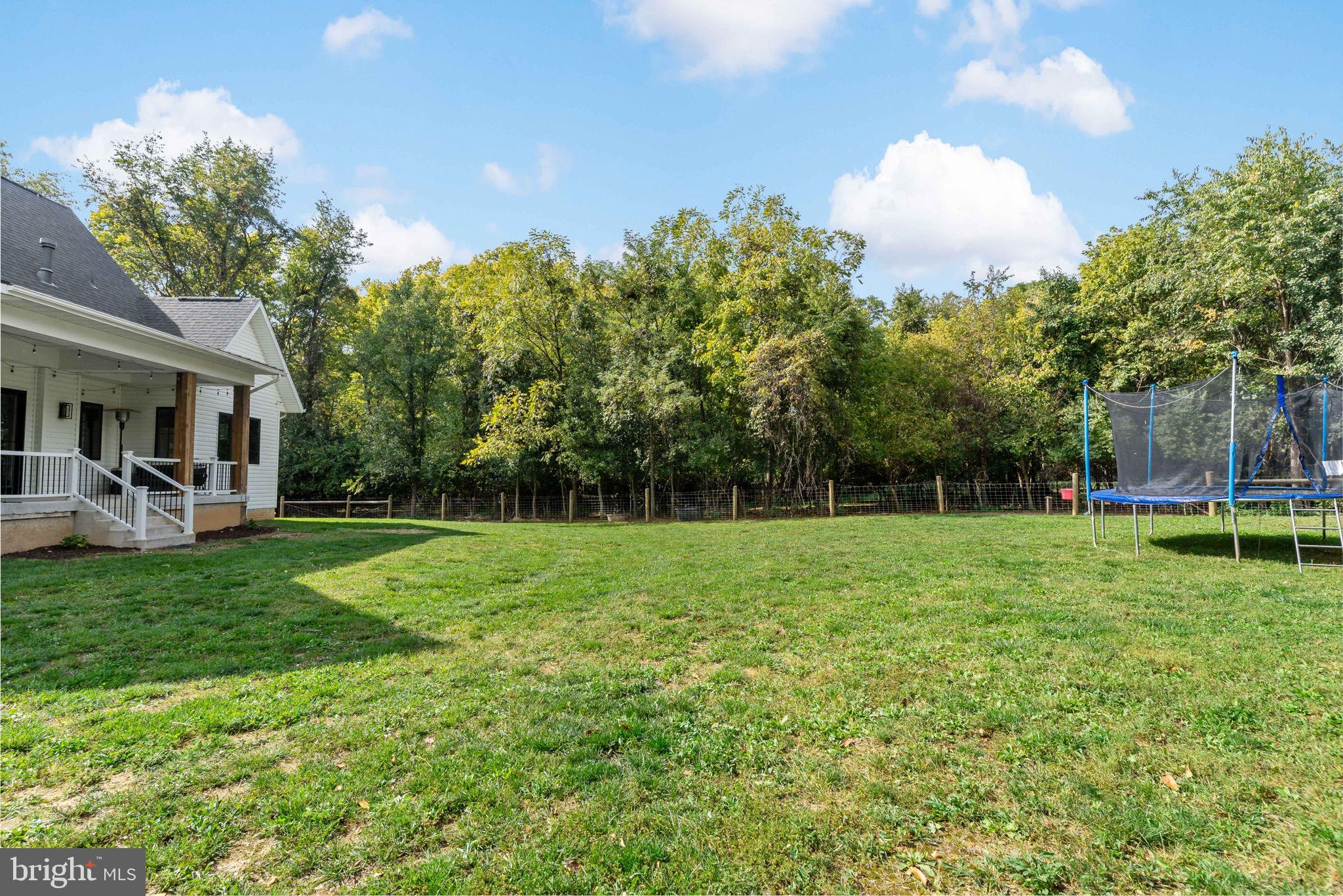 7677 Middleway Pike