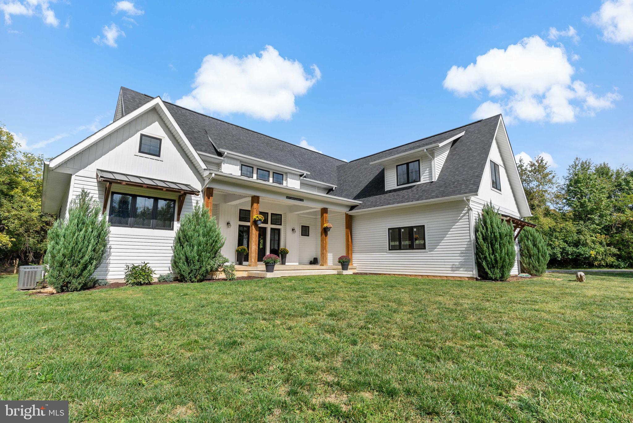 7677 Middleway Pike