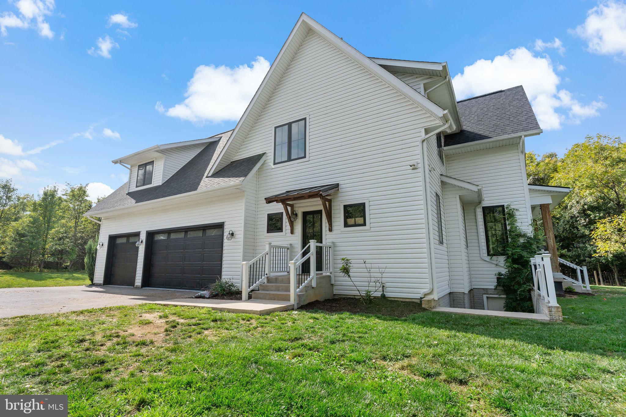 7677 Middleway Pike