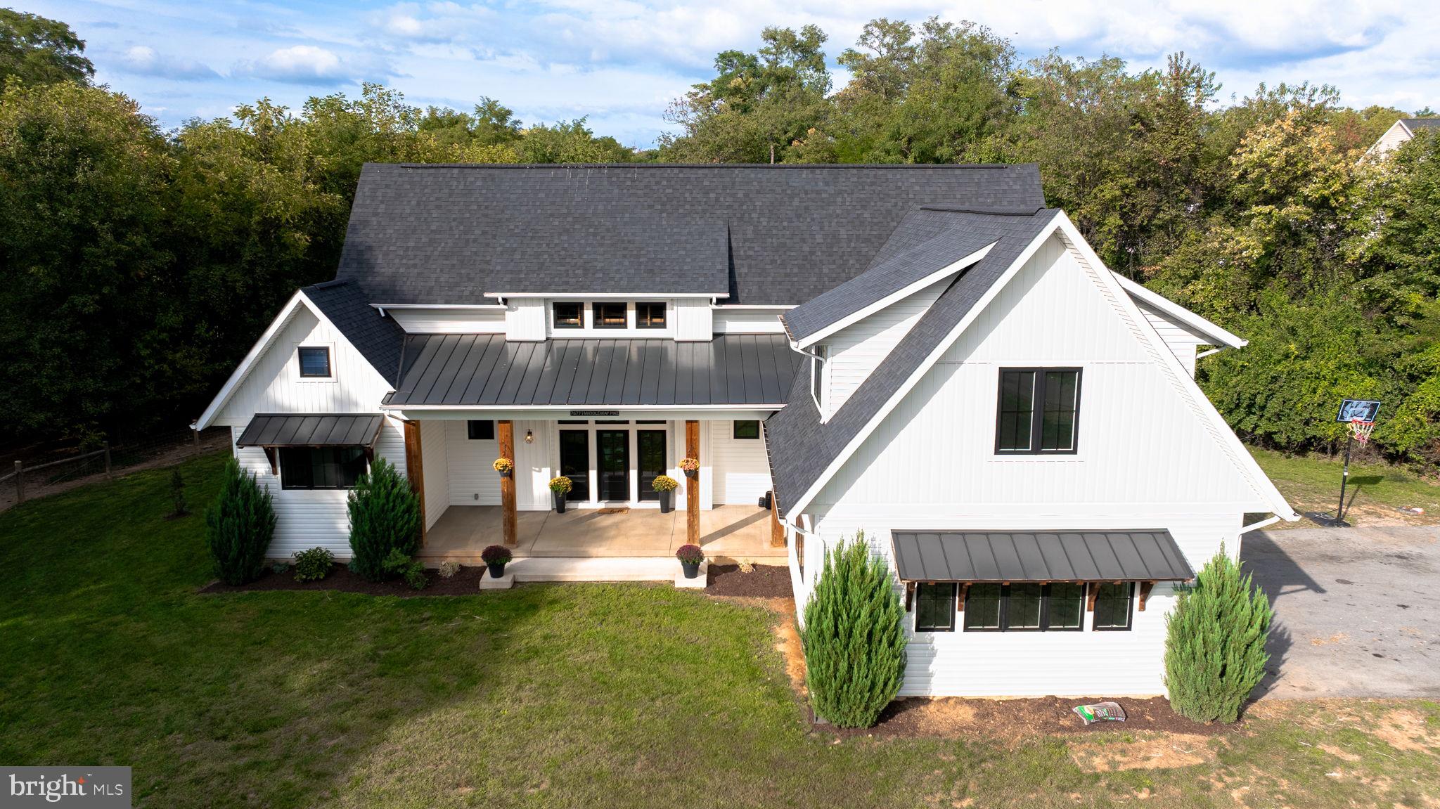 7677 Middleway Pike