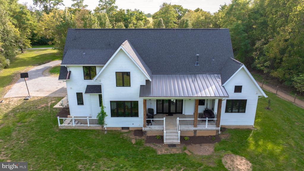 7677 Middleway Pike