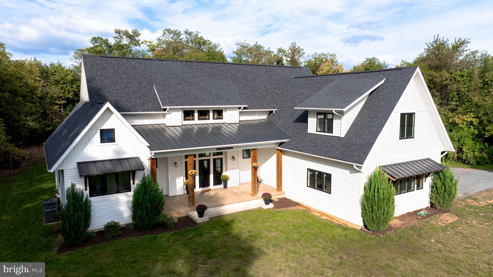7677 Middleway Pike