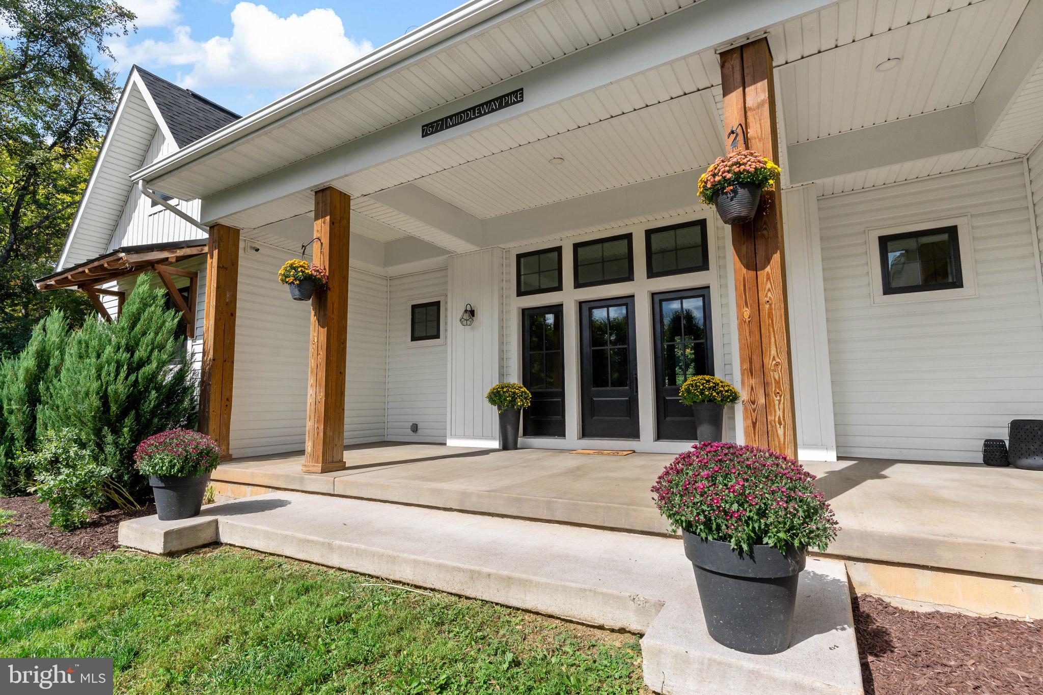 7677 Middleway Pike