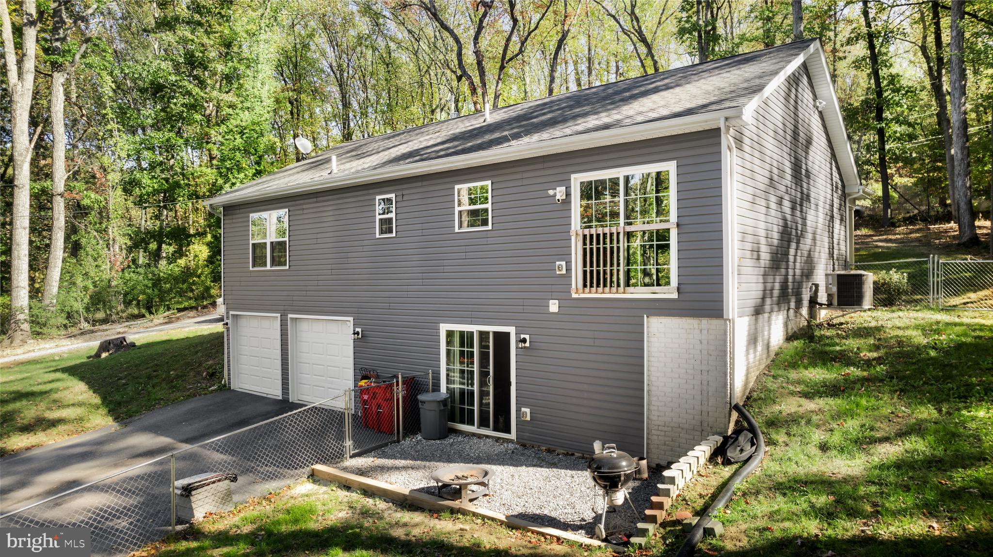 77 Wayne Ct