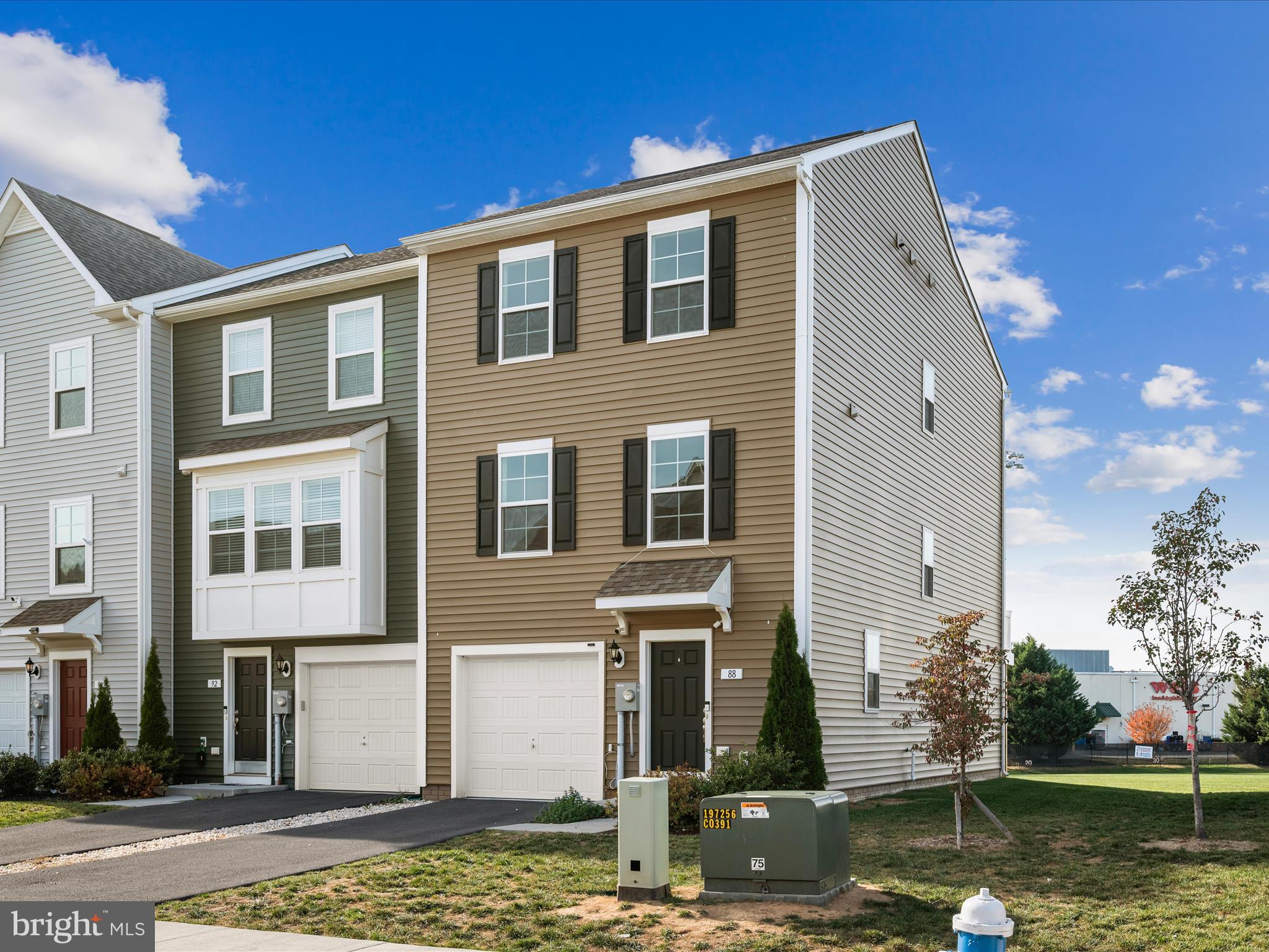88 CECILY WAY