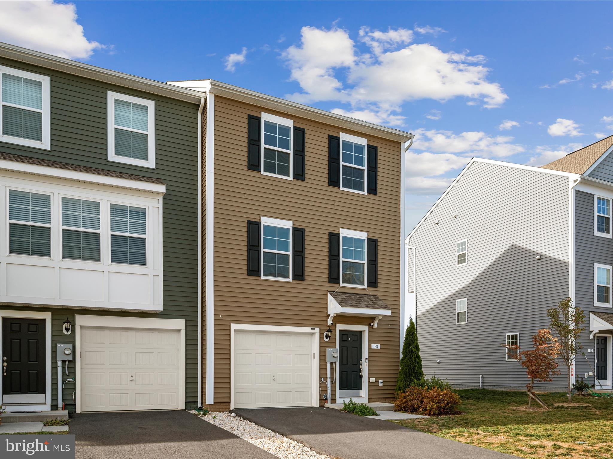 88 CECILY WAY