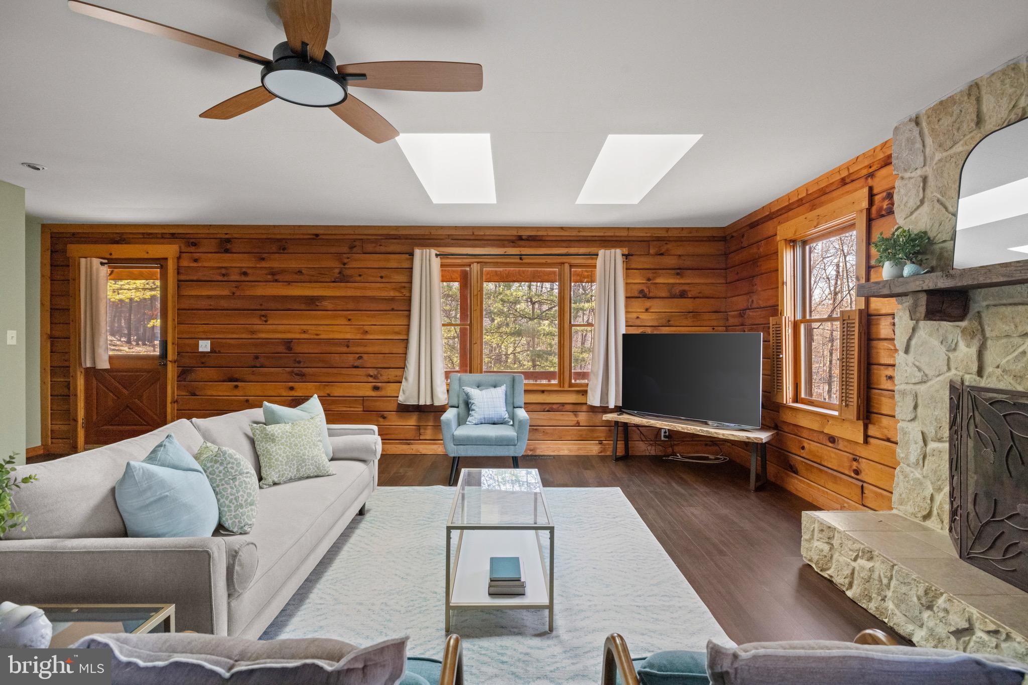 303 Apple Jack Ln
