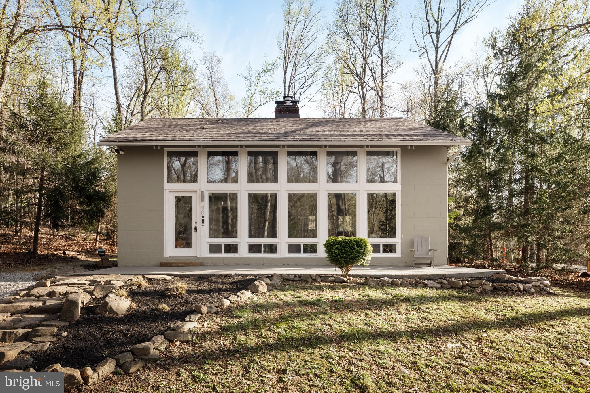 40 Crooked Rd