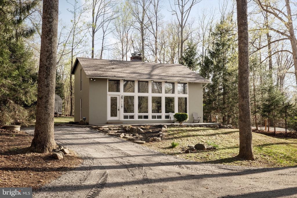 40 Crooked Rd