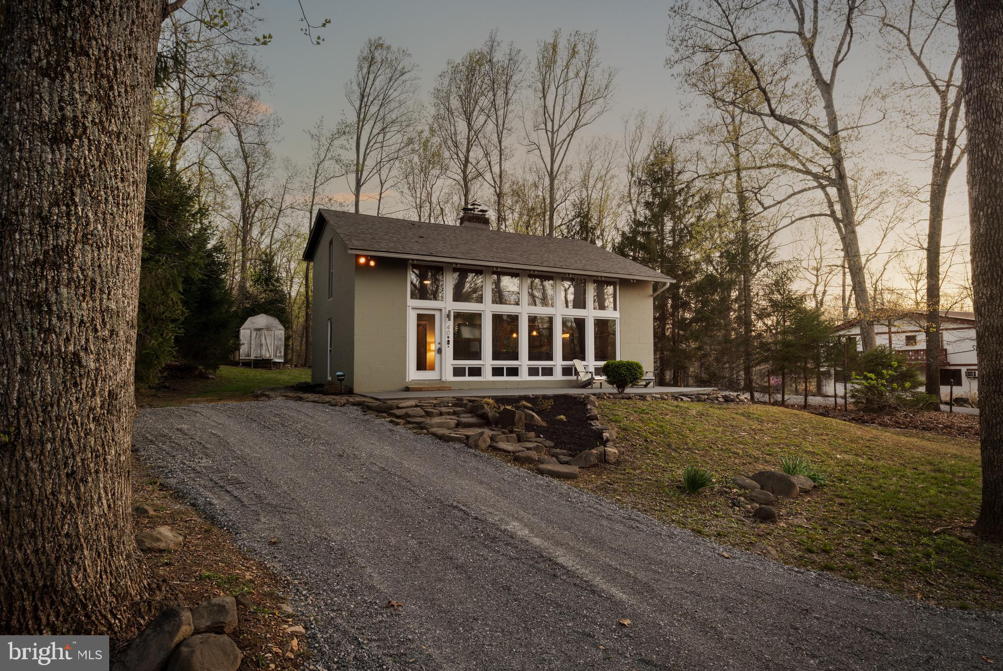 40 Crooked Rd