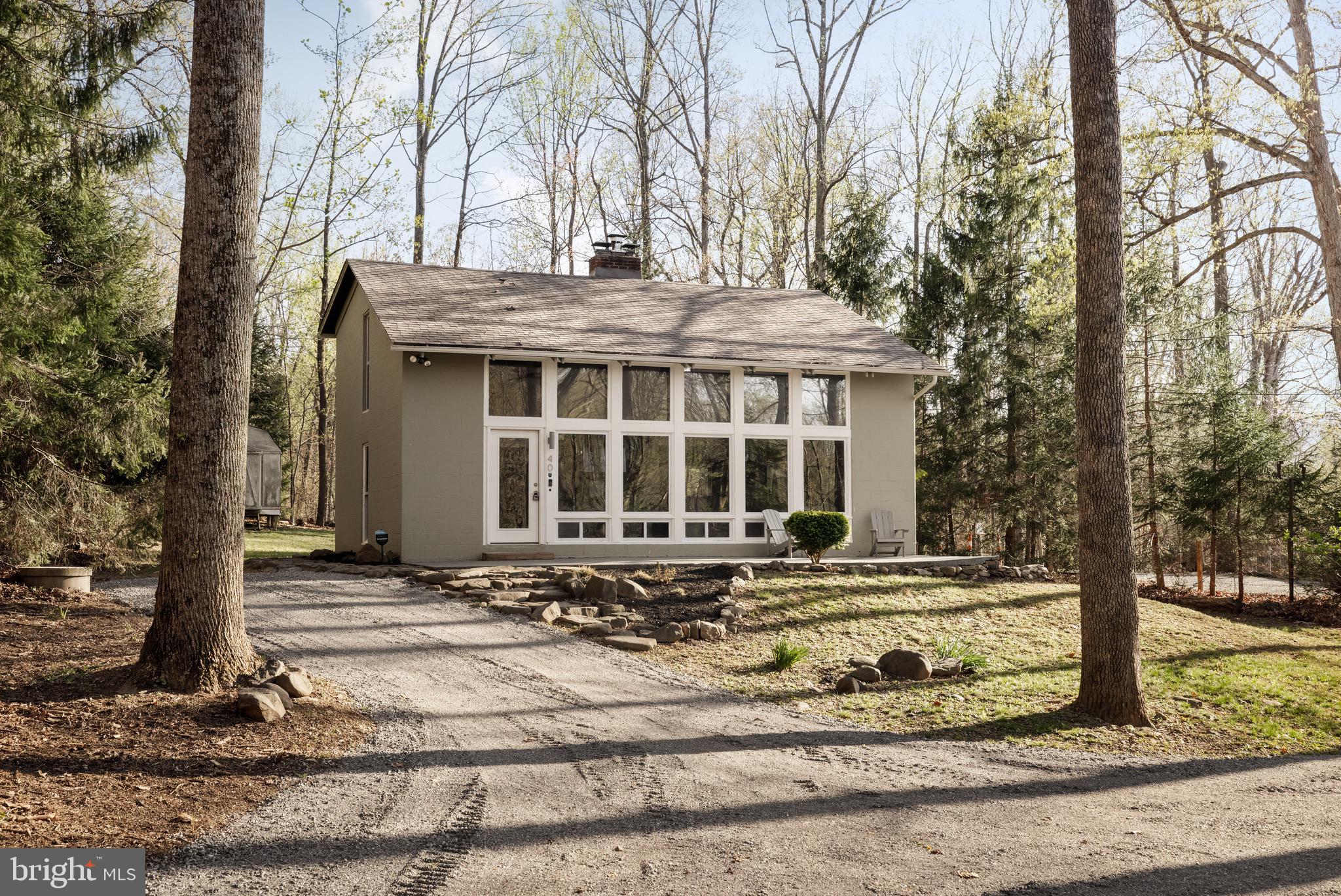 40 Crooked Rd