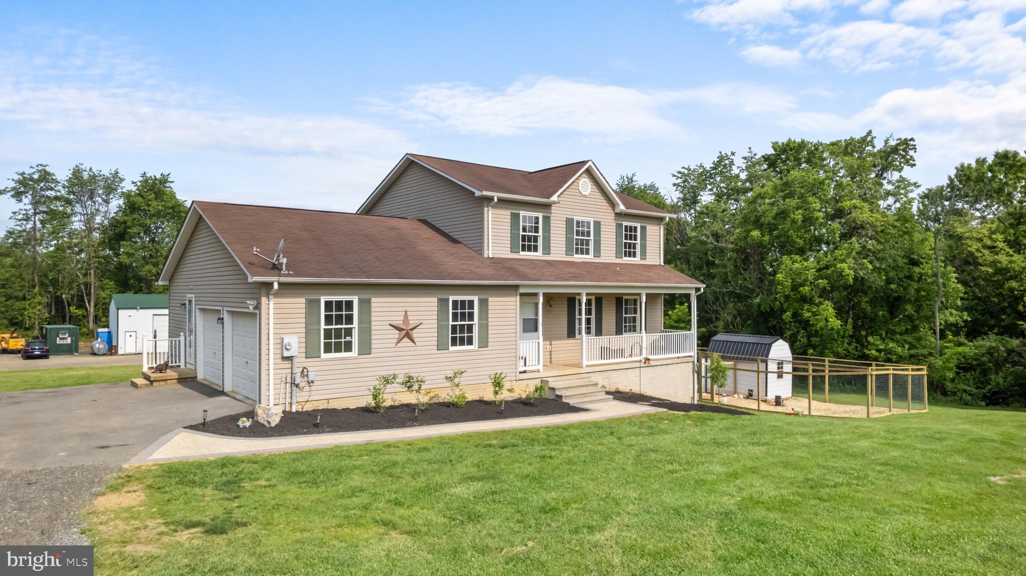 927 Persimmon Ln