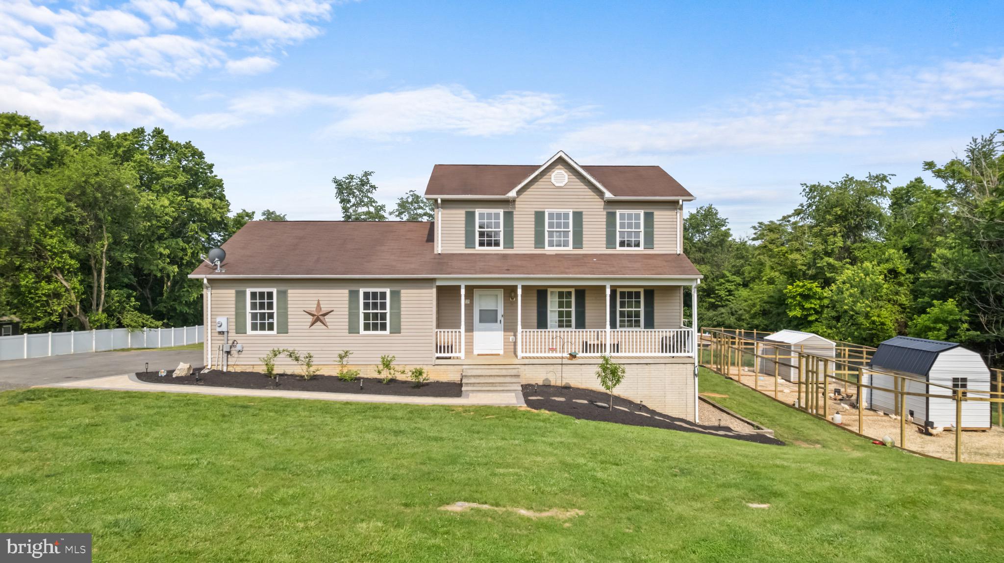 927 Persimmon Ln