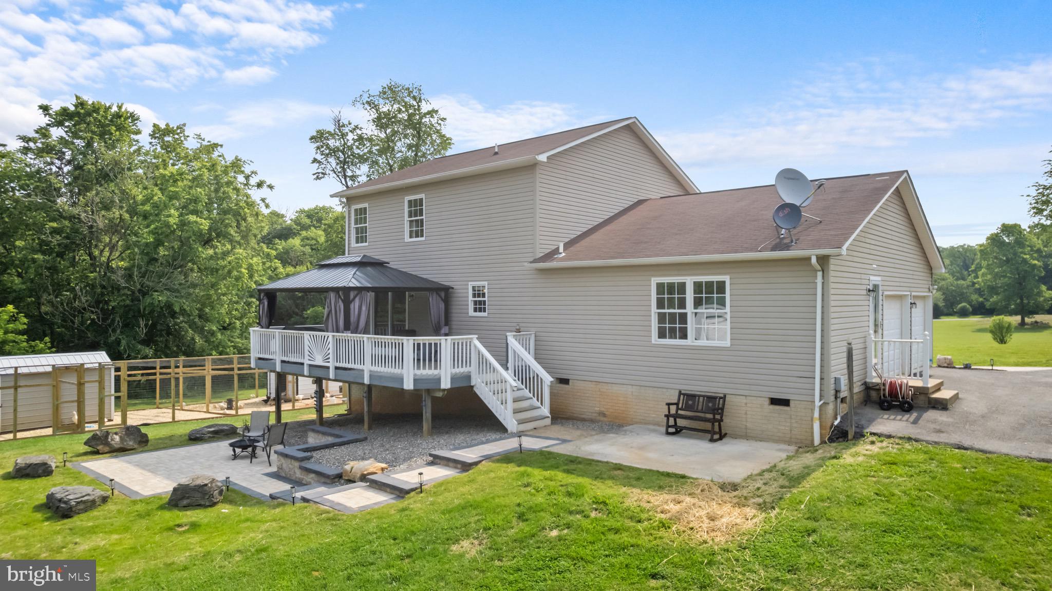 927 Persimmon Ln