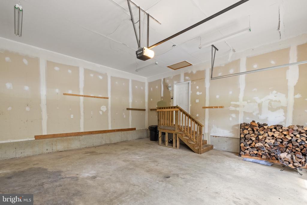 1118 John Brown Farm Rd