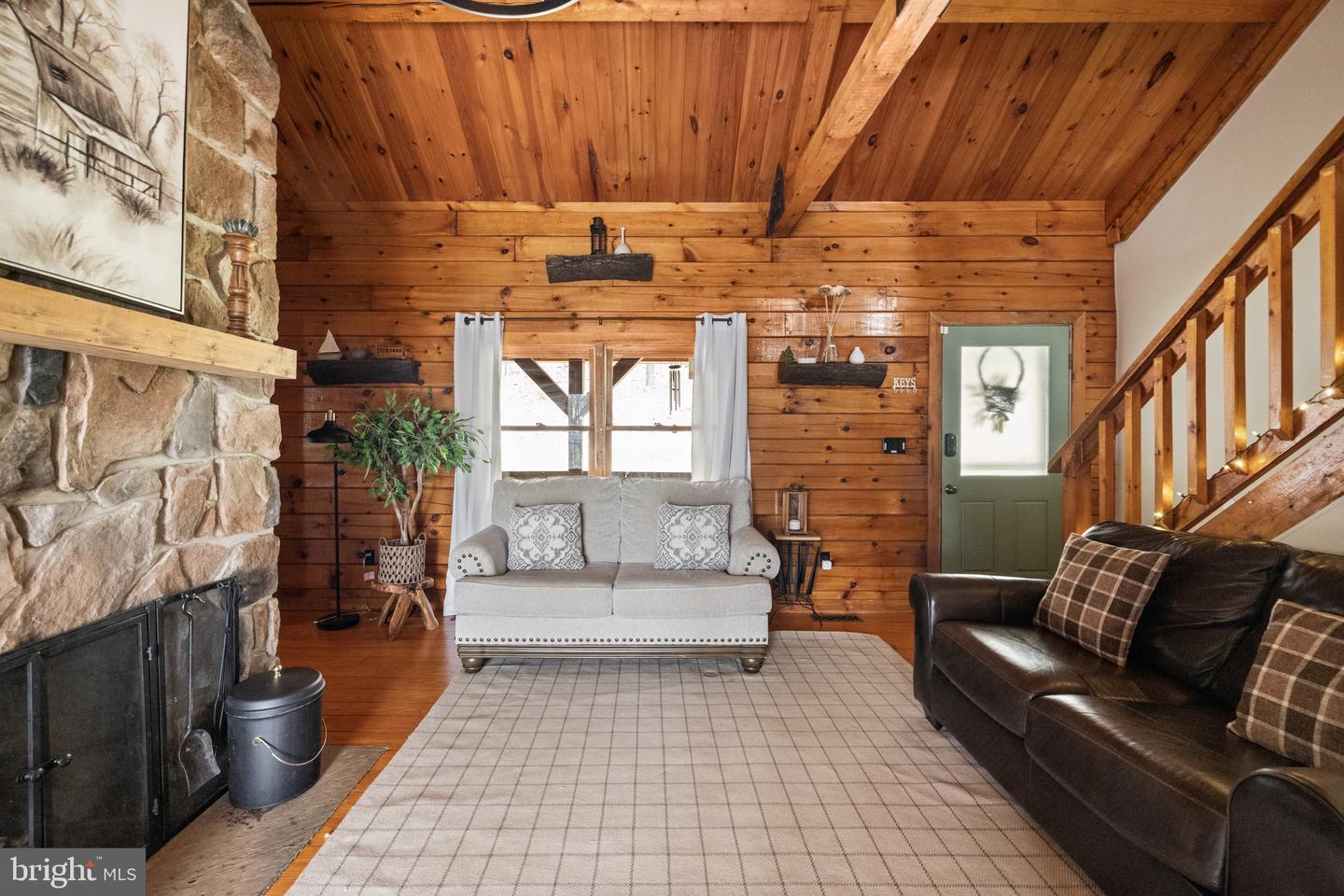 65 Alta Vista Dr