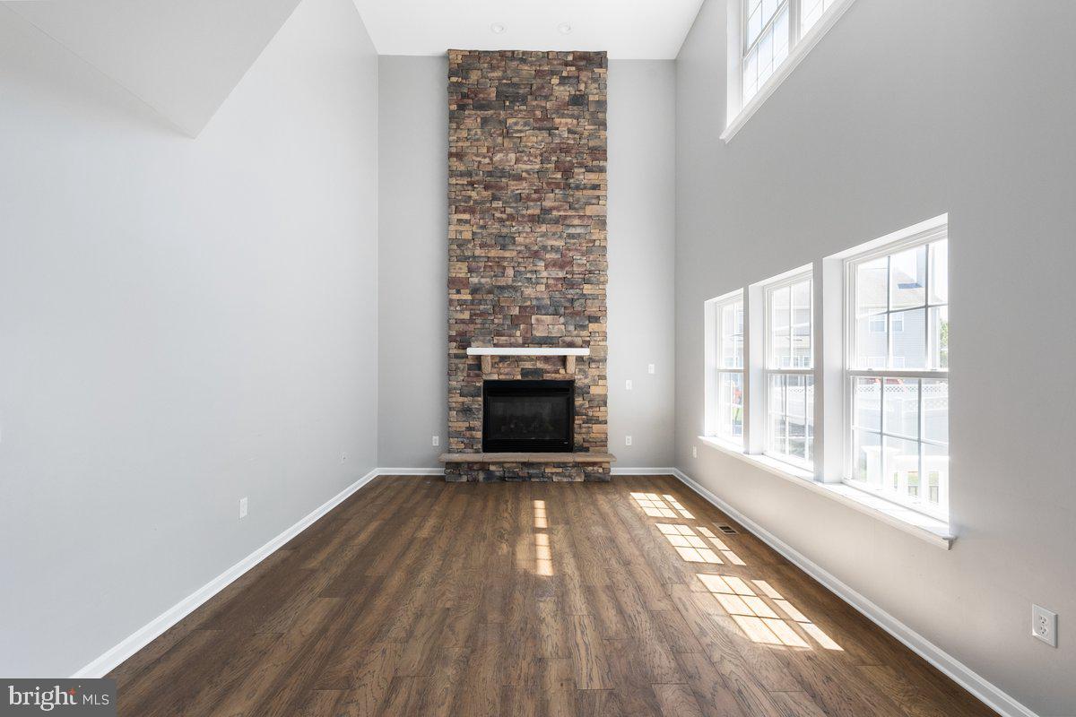 12 GLENBROOK RD