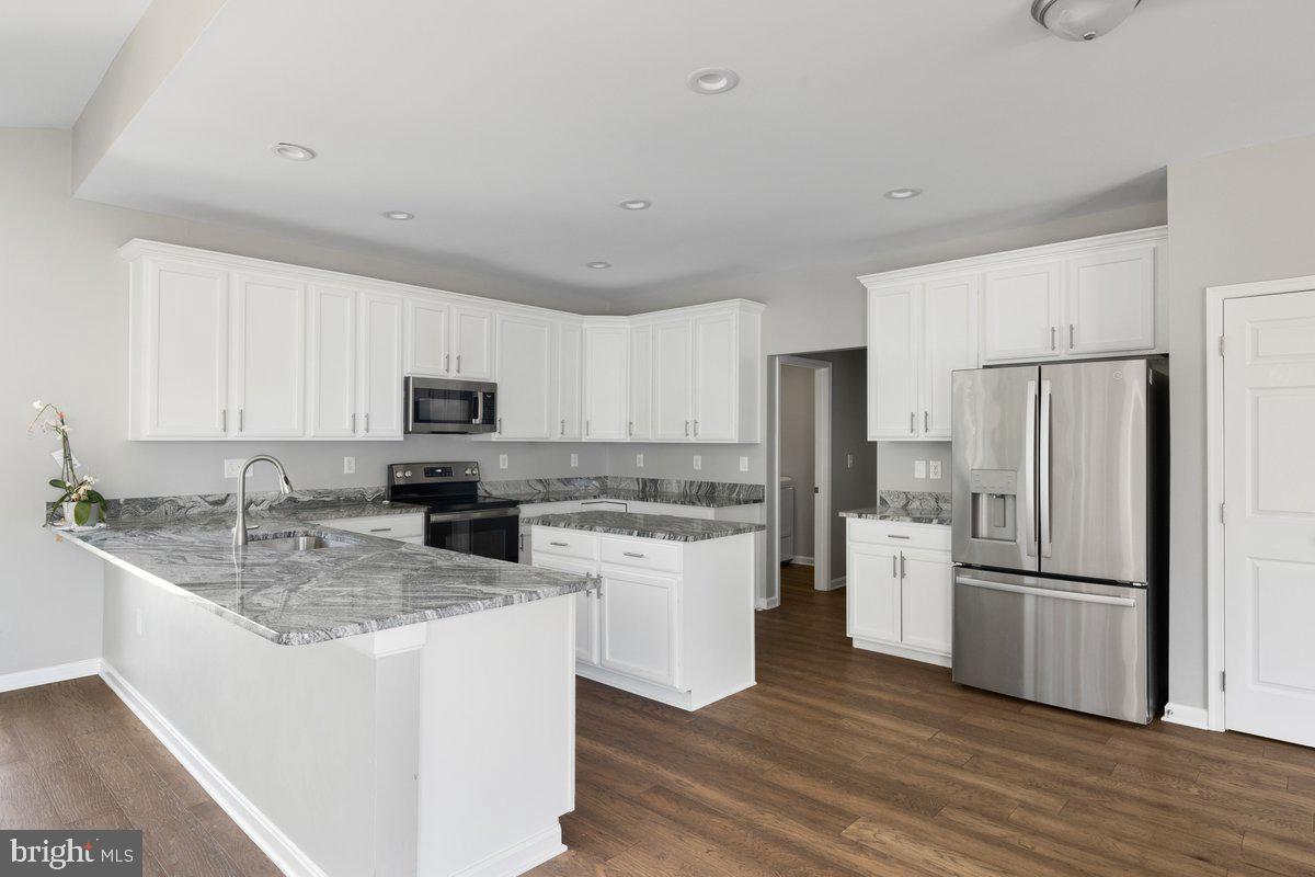 12 GLENBROOK RD