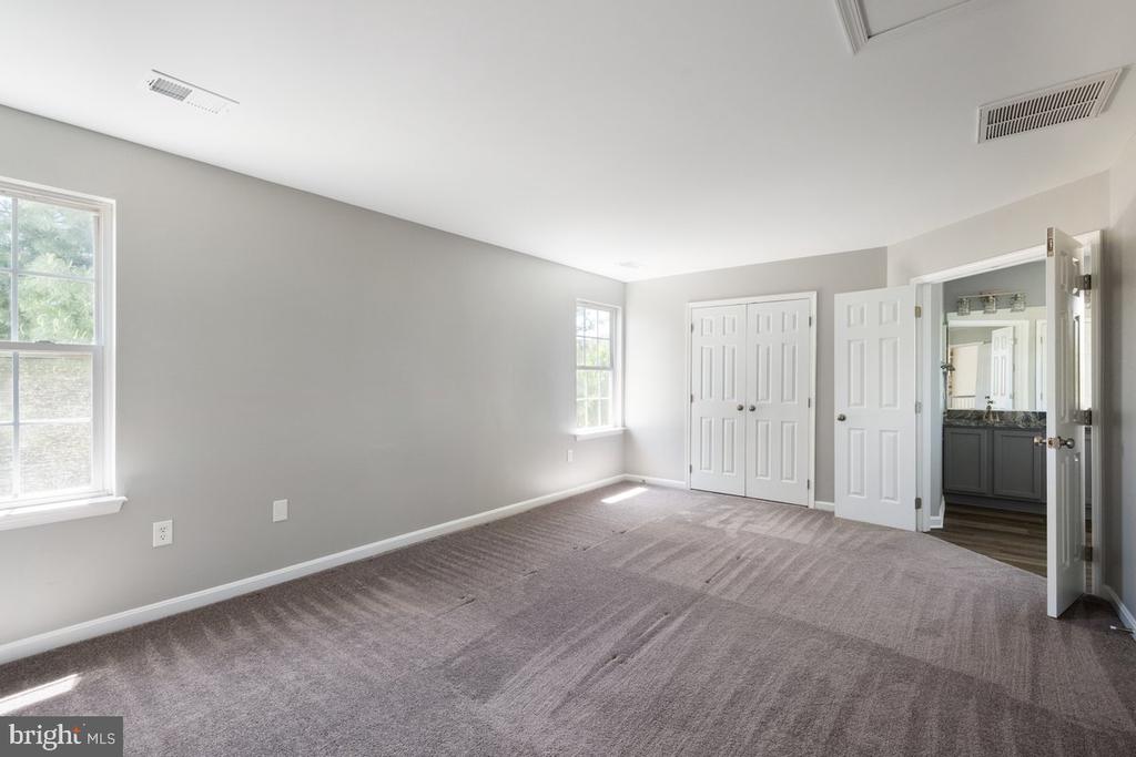 12 GLENBROOK RD
