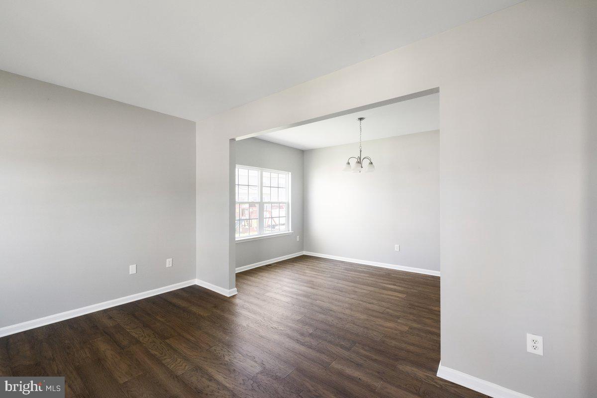 12 GLENBROOK RD