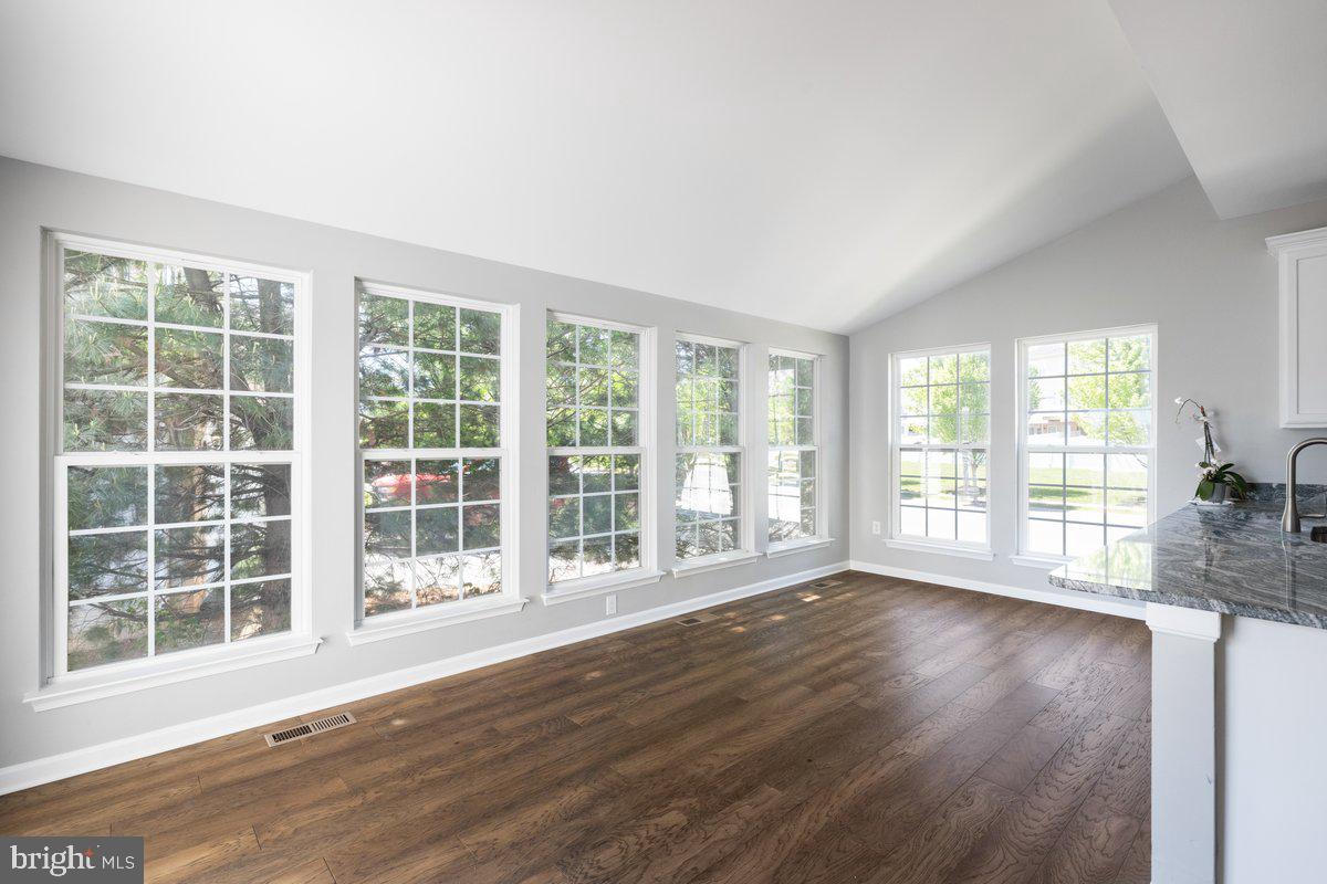 12 GLENBROOK RD