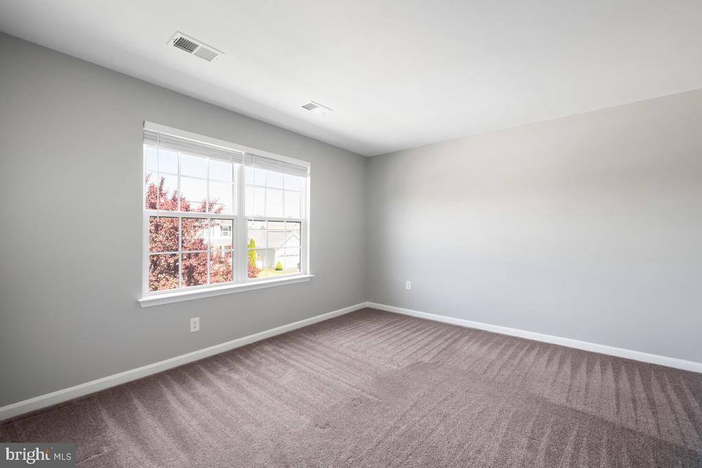12 GLENBROOK RD