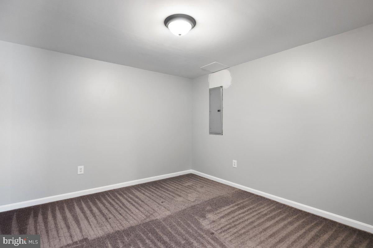 12 GLENBROOK RD