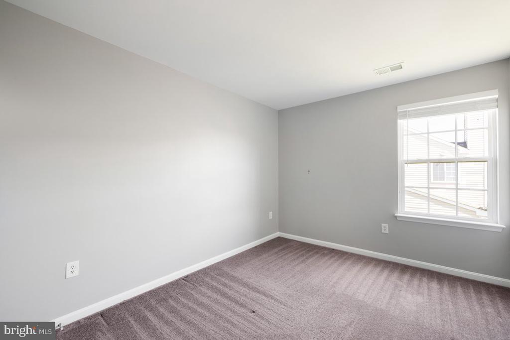 12 GLENBROOK RD
