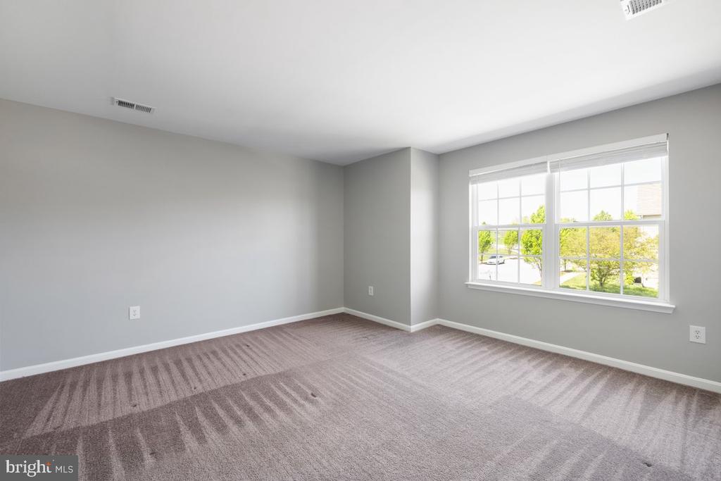 12 GLENBROOK RD