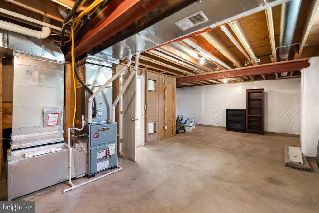 12 GLENBROOK RD