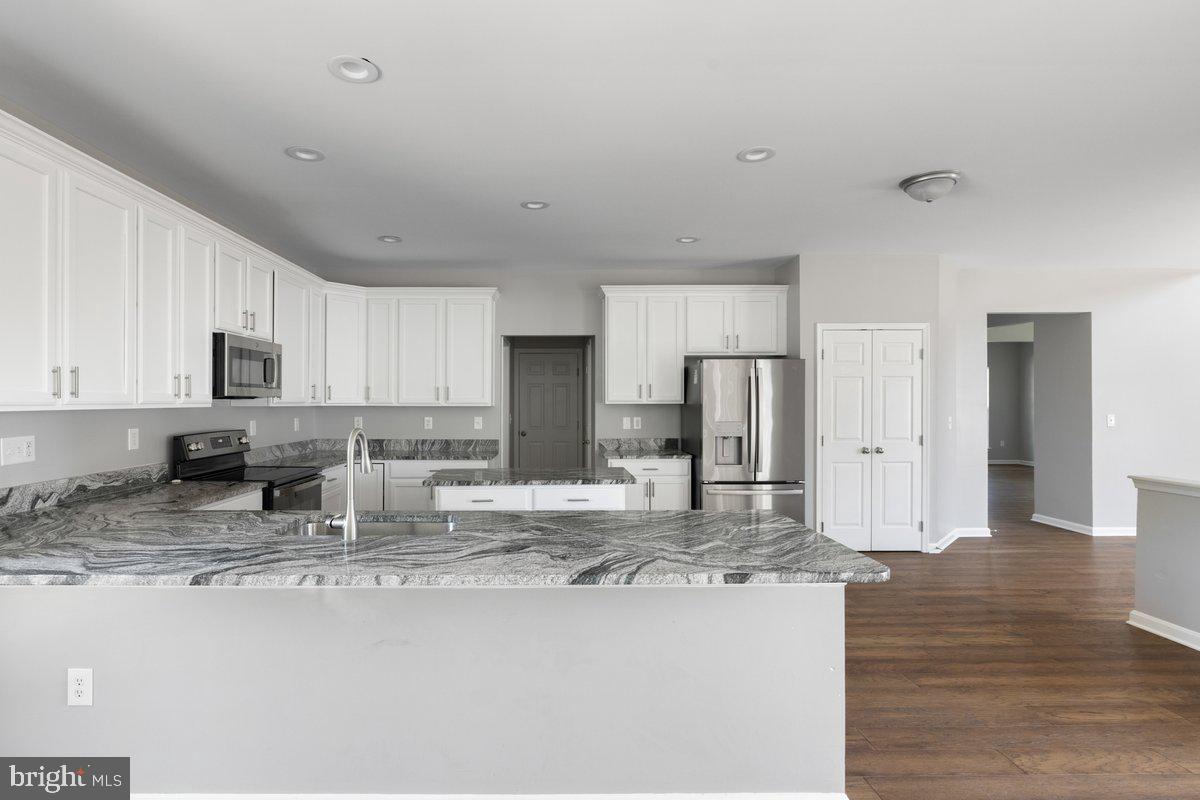 12 GLENBROOK RD