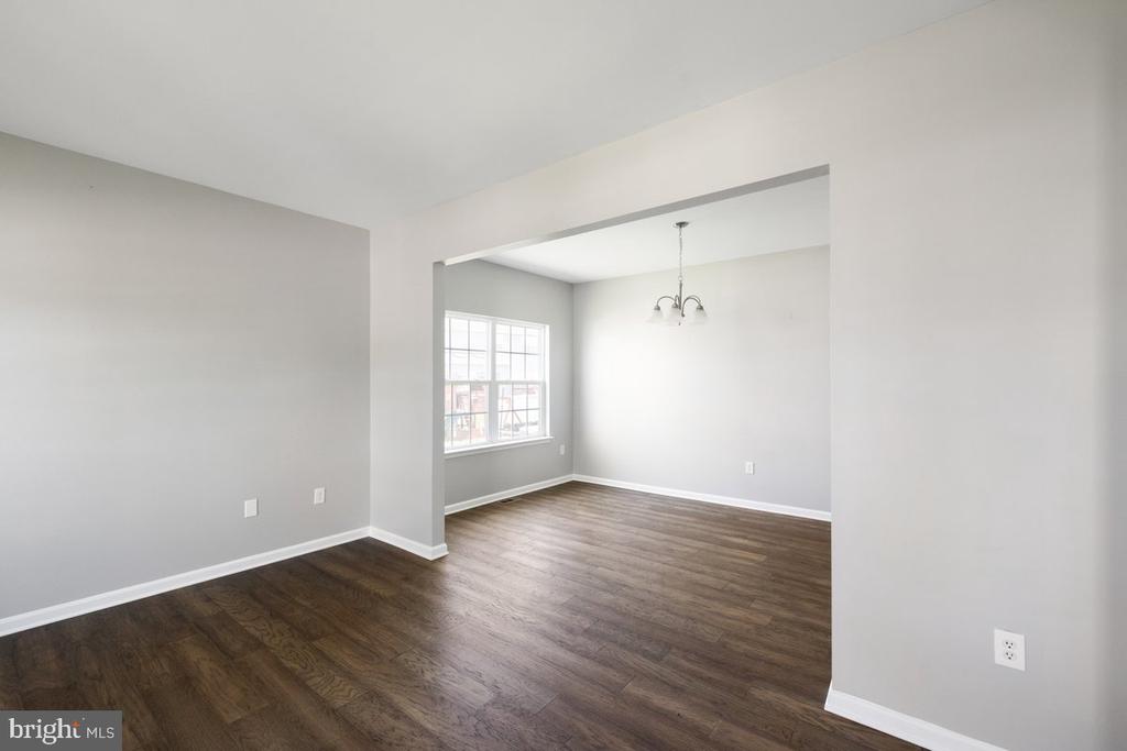 12 GLENBROOK RD